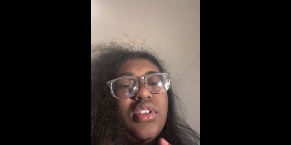 Femdom porn Rachel Cook Rachel Cook Teases On The Bed In  OnlyFans Video