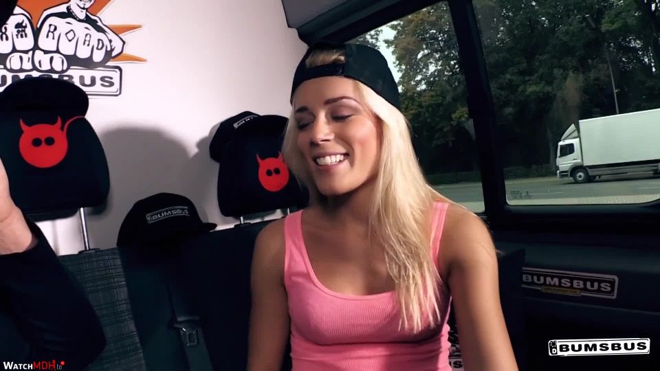 Sweet Cat Hei?e Blondine Fahrt Bus Fur Schwanz Onlyfans (Pornstar)