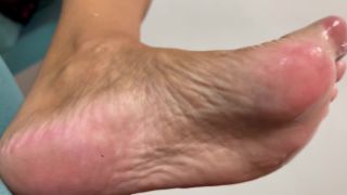 free adult video 6 GG producer - Swallowing MILFs feet - Ms aline - FullHD 1080p on femdom porn stinky feet fetish-5