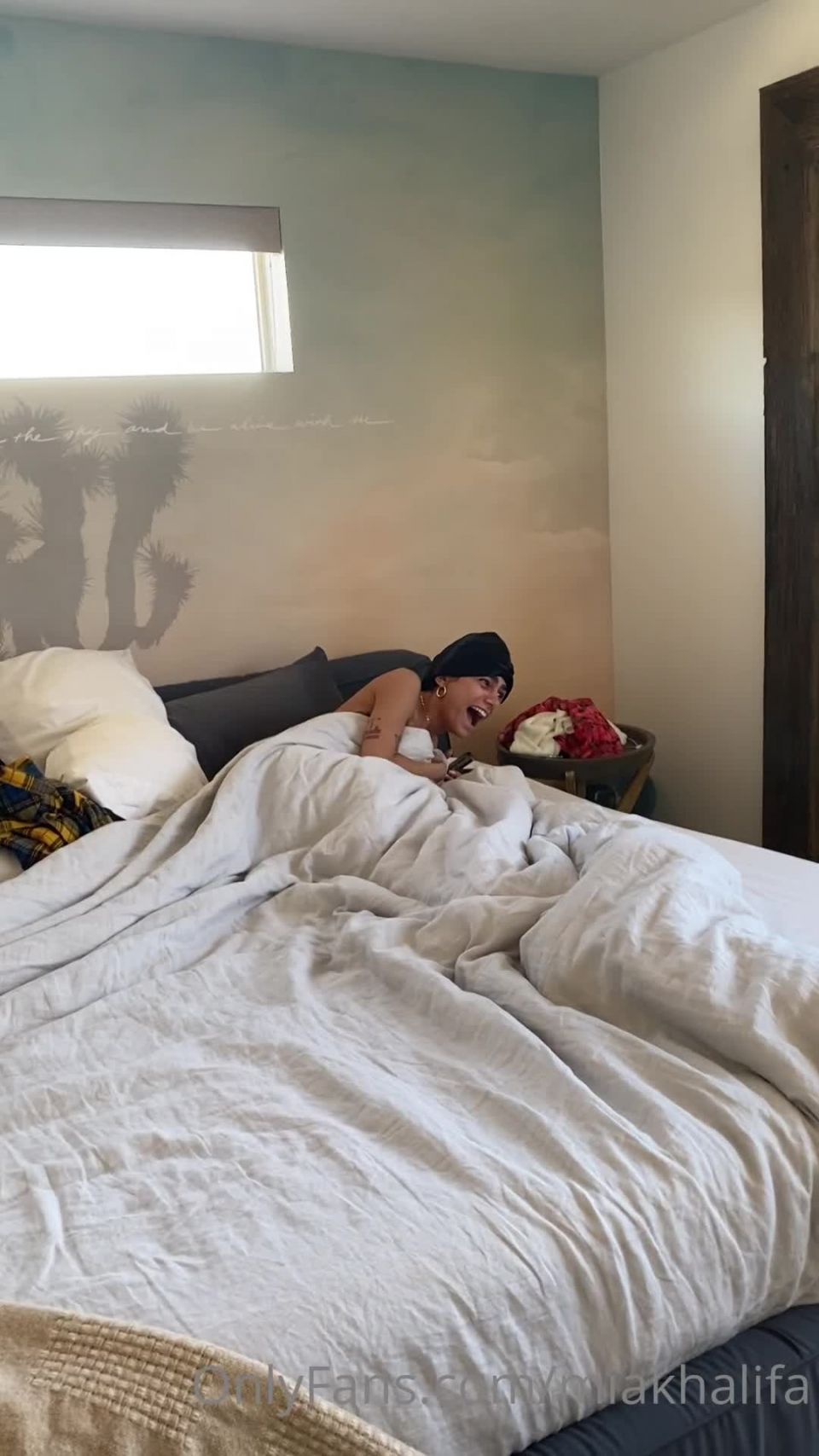 Mia K - miakhalifa () Miakhalifa - i hate her so much 16-02-2021