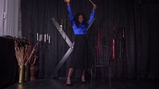 FEMDOMFOTO - Miss Abiola - Strict Black Teacheress (German).-1