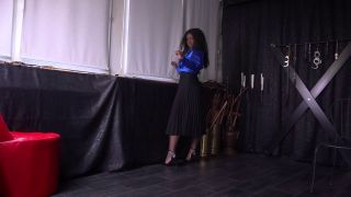 FEMDOMFOTO - Miss Abiola - Strict Black Teacheress (German).-8