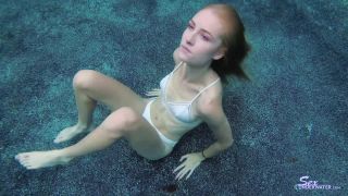 SexUnderwater e1035 Mazzy Grace UW Model Training 1 (mp4)-7