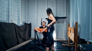 Noirqueenie Face Slapping Training Angle 2 (Fetish porn)-1