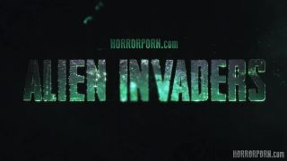 Karol LilienHorrorPorn - Alien Invaders-1