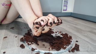 Lil Missy UK () Lilmissyuk - and this is what i did with my cake afterwards it was sooo much fun xxx 20-10-2020-8