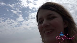 ATKGirlfriends 25 09 29 Dez Hansen Leo Carillo 1 XXX 1080p MP4 - WRB - Leo-4