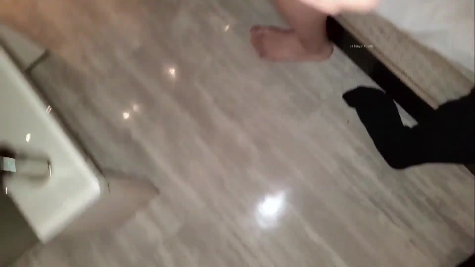 FC2PPV 2523602 一番可愛いセフレの生意気発育前ロリーガルを貸出プレイしてみたけど、見てたら胸が苦しくなり途中から心もチンポもとてもイライラしたから連れ出し誰のセフレなのかをわからせる為に本気生ハメ処女を奪い種付けをし - FC2PPV