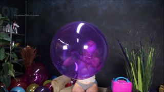 Custom Fetish - Amber Compares More Balloons - Fetish-6