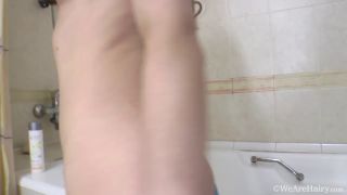 6247 Hairy - Miranda - Blue Thong Tan Shower-1