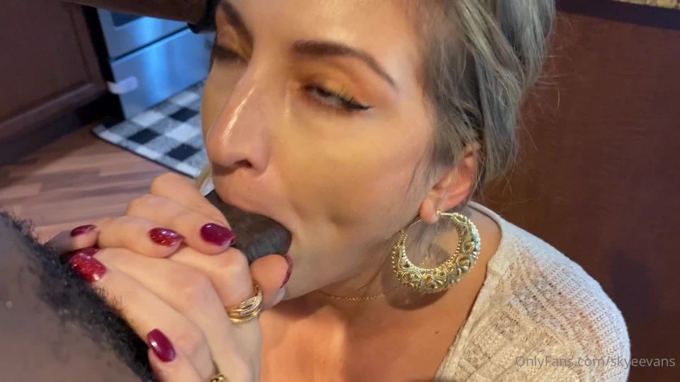 Skye Evans (skyeevans) BG BJ In Kitchen Onlyfans (Pornstar)