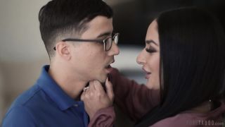Sheena Ryder's Intense Public Passion Showdown 454 Rvg-1