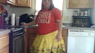 SexyNEBBW Sexy BBW Thanksgiving Mom Bakes Cookies - Amateur-1