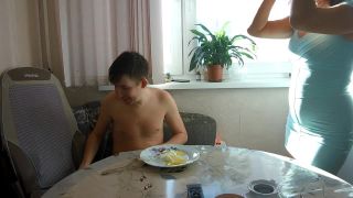 The Neighbor Invited For Breakfast And Did A Blowjob Right At The Table 1080p-4