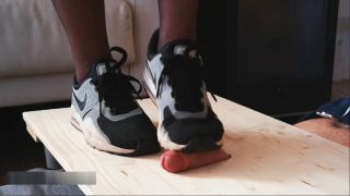 Trample shoejob - nylon footjob.-1