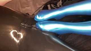 online adult video 22 Hot Latex Footjob и Handjob - footjob - femdom porn limp fetish-1