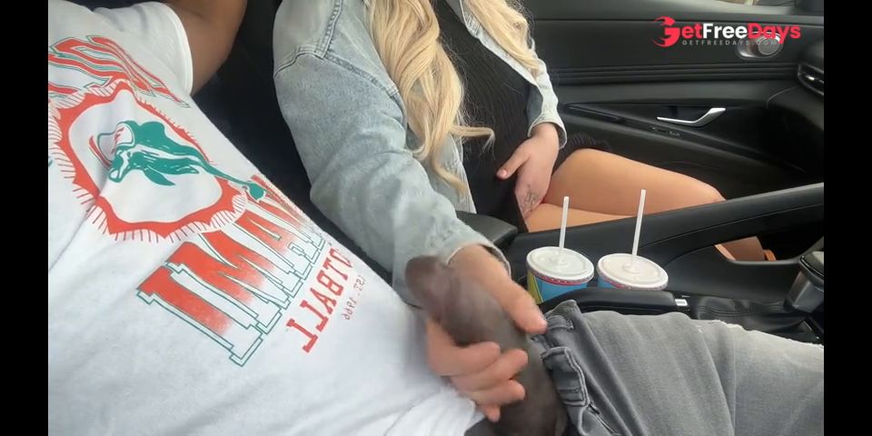 OMG UBER DRIVER MADE ME SUCK HIS DICK