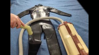 Hd Porn REQ Vacuuming Girlfriends Wetsuit with Electrolux Vacuum Cleaner-5