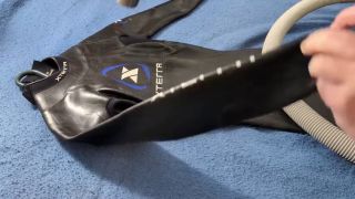 Hd Porn REQ Vacuuming Girlfriends Wetsuit with Electrolux Vacuum Cleaner-9
