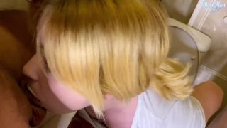 MoonFleur - StepBrother Burst into the Toilet and Facefuck Schoolgirl ...-3