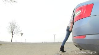 Vanessa Decker LoveWetting - Vanessa (Trip to the airport) (2015-03-20) [1080p]-9
