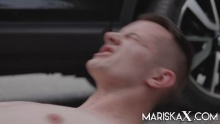 Hot Milf Has Sex With Neighbor Boy (Hot Babes) Mariska-6