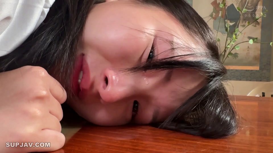 ReducingMosaic REAL-903 ここから逃がしてもらう為にまだ何も知らない女の子が受け入れた想像を絶する20のこと。由良かな