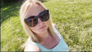 [Onlyfans.com] Cumcoveredbunny – Neighborhood Walk 2023 - Facial-5