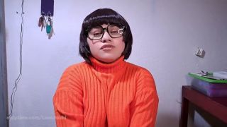 Footjob Velma y el fantasma pervertido-6