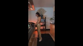 Onlyfans - Rachel Cook Nude Kitchen Striptease Video Leaked - Onlyfans-8