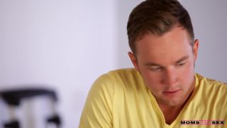 MomSteachSex: Bianca Breeze & Sara Luvv's Steamy Lesson-2