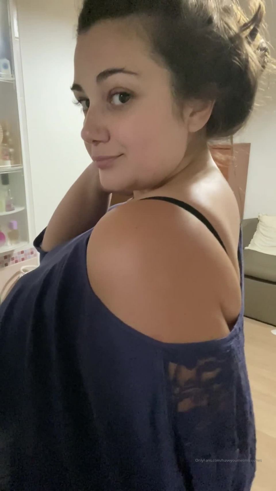 Haveyoumetmissjones - who wants to strip down for the shower with me 08-11-2019