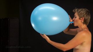 Custom Fetish - Liz Blow Pops a 30 Balloon - Fetish-2