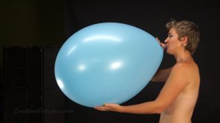 Custom Fetish - Liz Blow Pops a 30 Balloon - Fetish-5