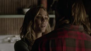 Laura Vandervoort – Bitten s03e02 (2016) HD 1080p!!!-0