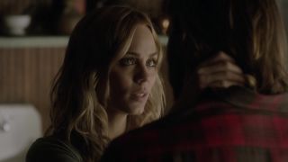 Laura Vandervoort – Bitten s03e02 (2016) HD 1080p!!!-1