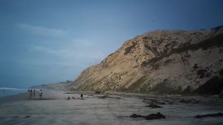 03262019-beachlevel-random_stroll_1-3