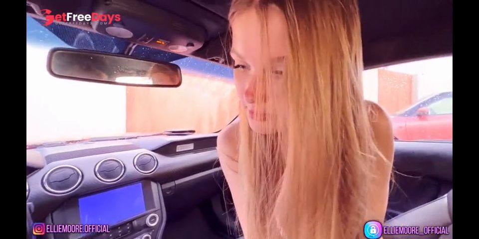 Она Влюбилась И Сделала Минет На Людях В Машине