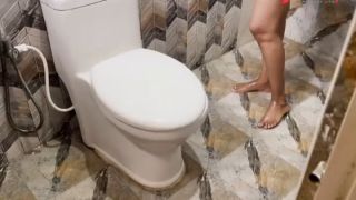 FIRST TIME MUMBAI TEEN HOT SUCKING IN COLD WATER-2