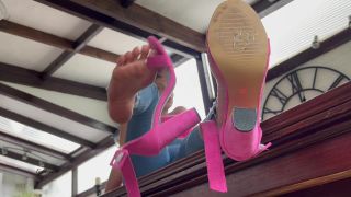 adult video clip 47 femdom domina New Heels Obsession, long toes on pussy licking-7