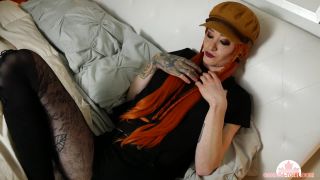 Carolyn Forest is enjoying a lazy morning, string some hot poses in fr ...-1