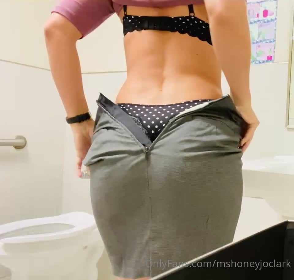 Onlyfans - Ms Honey Jo Clark - mshoneyjoclarkTuesday break time - 05-10-2021