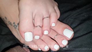 MrandMrs W Mrandmrsw - dont tell her i cummed on her pretty toes while she was sleeping so much pre cum on th 03-06-2022-9