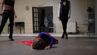 supergirl gets her ass kicked by hot lesbians-6