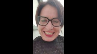 [K2S.CLUB] JulieEroticDress - Draussen Spritzen Mit Tigersalbe - HD 720P-9