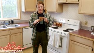  cum in Xev Bellringer is a Cumhungry Roomie in This  Sex Tape Video Xev Bellringer-1