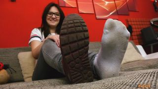 [Czechfeet] Adela S - Bare feet  Sniffing  Shoes  Socks - 07/22/2018-0