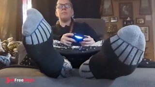 [GetFreeDays.com] The Mistress Ignores You While She Games And You Worship Her Wrinkly Feet Sex Clip February 2023-3