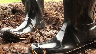 Mistress Victoria – Dirty black boots with Mistress Victoria - Dirty talk online-0