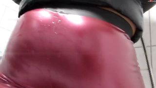 My Dirty Hobby - Shinylady2015 - Duschen in wetlook Leggins Daunenjacke und Gummistiefel & Schoko S... - Mdh-3